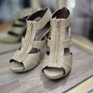 Moda Gold Zippered Women's 4-Inch Heels